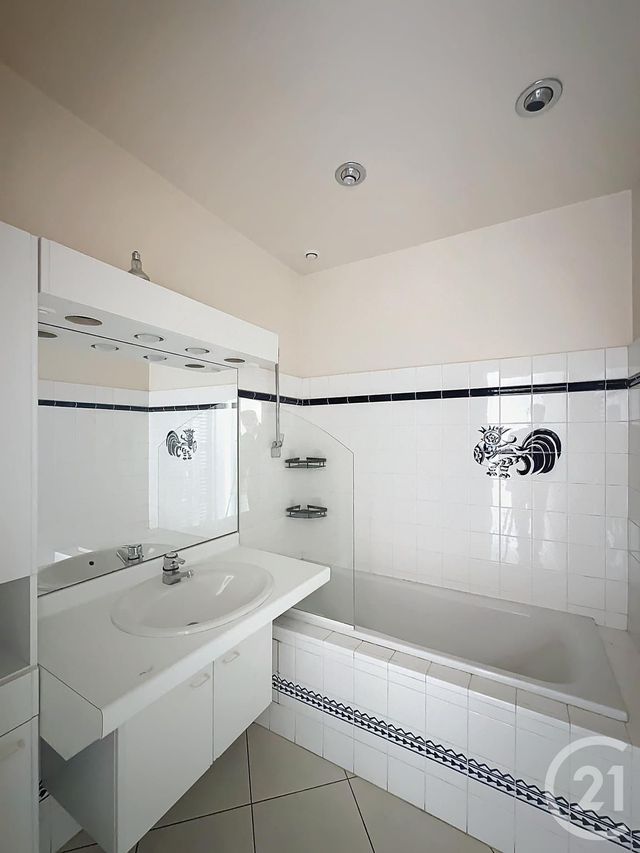 Appartement T3 à vendre - 3 pièces - 78,33 m2 - Villeneuve Sur Lot - 47 - AQUITAINE