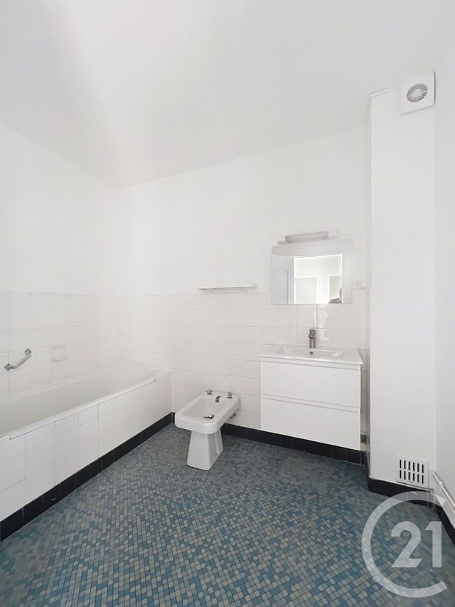 Appartement T3 &agrave; louer - 3 pi&egrave;ces - 64 m2 - Villeneuve Sur Lot - 47 - AQUITAINE