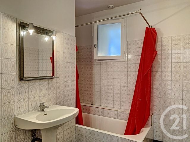 Appartement à louer - 3 pièces - 79,63 m2 - Ste Livrade Sur Lot - 47 - AQUITAINE