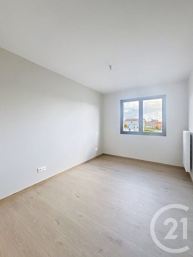 Maison &agrave; louer - 4 pi&egrave;ces - 101,19 m2 - Villeneuve Sur Lot - 47 - AQUITAINE