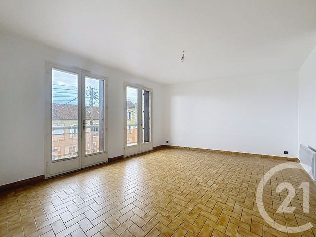 Appartement T2 &agrave; louer - 2 pi&egrave;ces - 57,05 m2 - Villeneuve Sur Lot - 47 - AQUITAINE