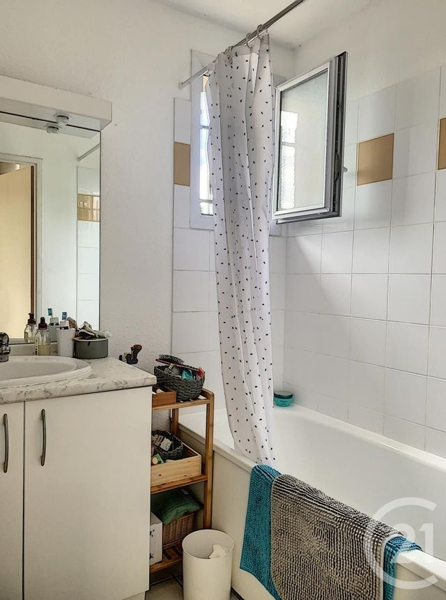 Appartement T2 &agrave; louer - 2 pi&egrave;ces - 45,15 m2 - Villeneuve Sur Lot - 47 - AQUITAINE