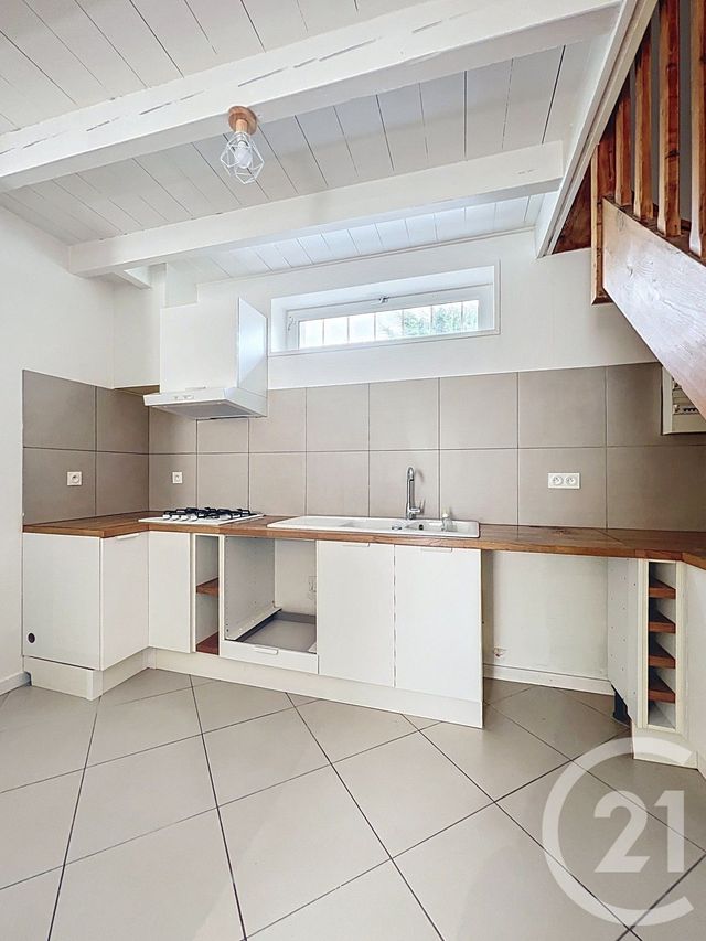 Maison &agrave; louer - 4 pi&egrave;ces - 75 m2 - Villeneuve Sur Lot - 47 - AQUITAINE