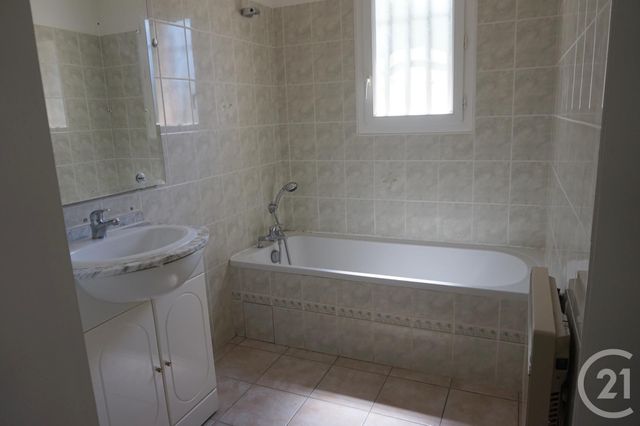 Maison &agrave; louer - 4 pi&egrave;ces - 92,56 m2 - Villeneuve Sur Lot - 47 - AQUITAINE