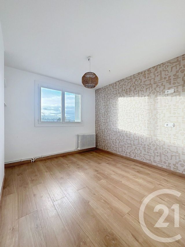 Maison &agrave; louer - 5 pi&egrave;ces - 97,70 m2 - Villeneuve Sur Lot - 47 - AQUITAINE