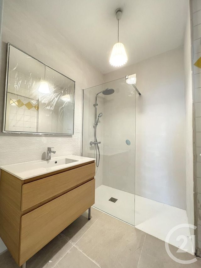 Appartement T2 &agrave; louer - 2 pi&egrave;ces - 55 m2 - Villeneuve Sur Lot - 47 - AQUITAINE