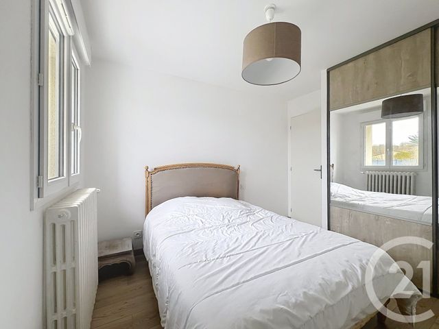 Maison &agrave; louer - 4 pi&egrave;ces - 116,87 m2 - Villeneuve Sur Lot - 47 - AQUITAINE